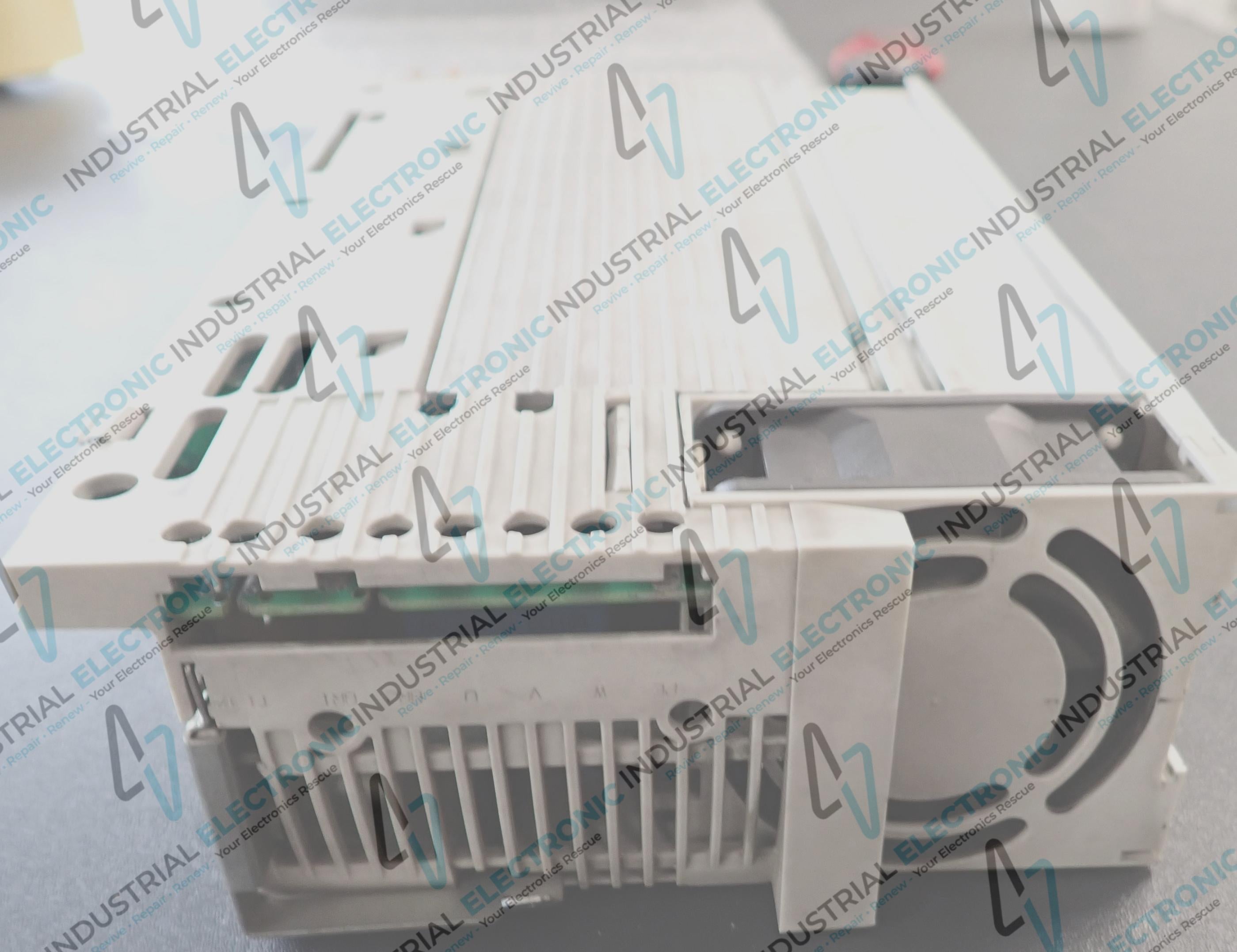 Lenze  VFD Drive 8200 Vector